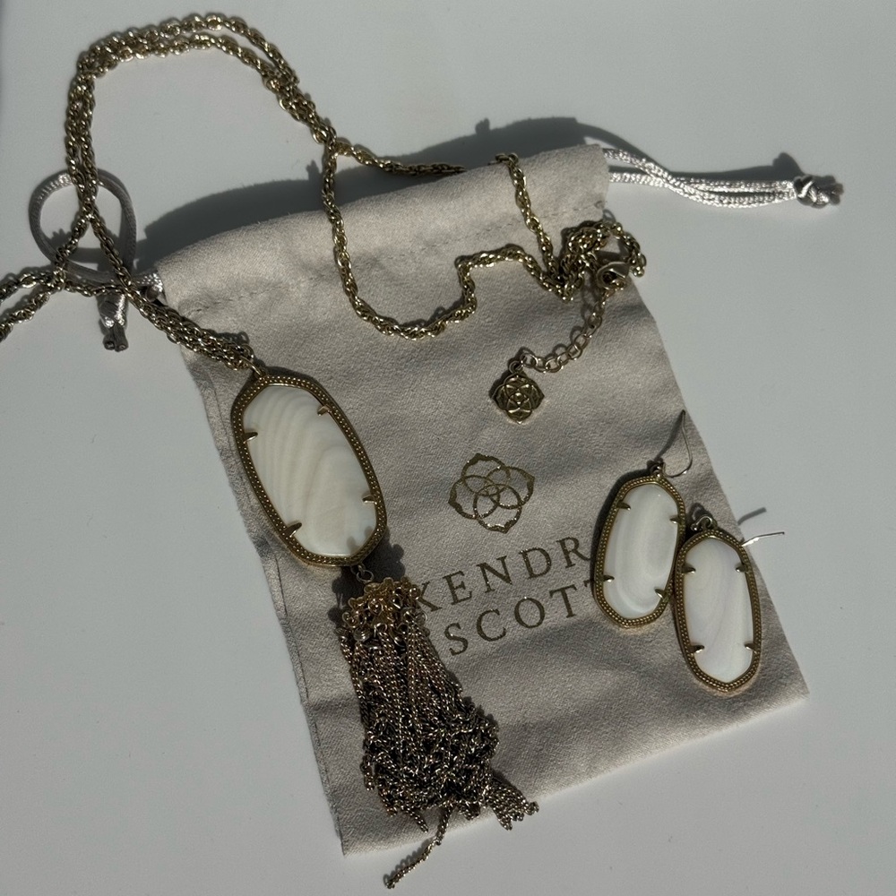 Kendra Scott White Pendant Necklace and Earring Set in Gold